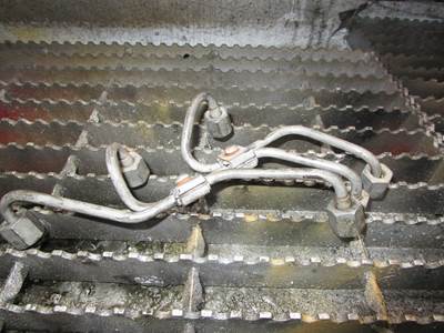 (GOOD USED) 2005 Kubota D722 Diesel Engine Fuel Line Assembly OEM-Part