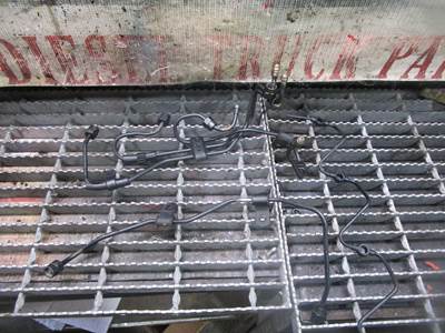 (GOOD USED) Nissan FD35T Diesel Engine Fuel Line Assembly OEM-Part