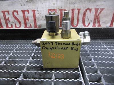 (GOOD USED) Freightliner Thomas Bus Parker Hydraulic Control Valve Body Block Model# IC-4204