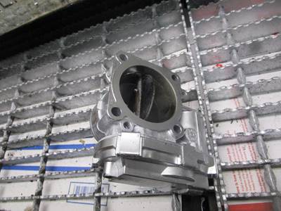 2011 2012 Isuzu 4JJ1 Diesel Engine Air Intake Throttle Body