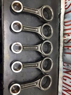 International DT466E Piston / Rod for DT466E SOLD INDIVIDUALLY