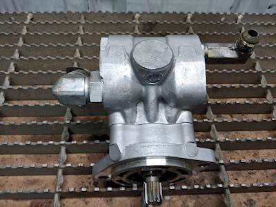 Caterpillar 3126 Diesel Engine TRW Power Steering Pump, TRW P# PS221616L11301