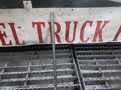 (GOOD USED) OEM John Deere 3179DF Push Rod (SOLD AS SET)