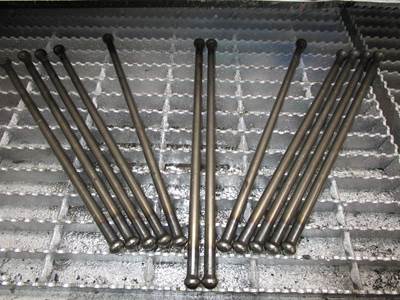 (USED) Mercedes-Benz MBE 4000 / OM460LA Diesel Engine 13 5/8INCH Push Rod (SOLD INDIVIDUALLY)