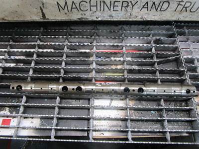 (GOOD USED) Cummins ISX Diesel Engine Rocker Arm Shaft OEM-Part# 4059306