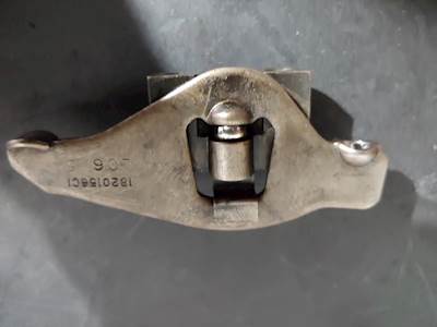 1996 International T444E Rocker Arm Assembly P# 1820156C1
