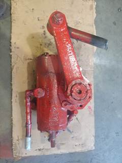 (GOOD USED) International S1900 Steering Gear Box OEM P#594588C91