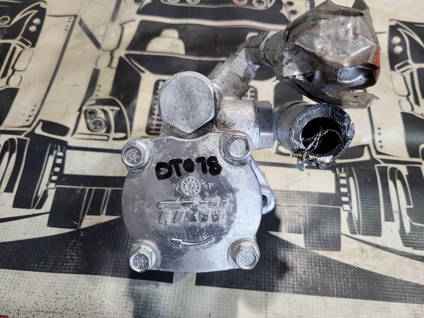 2011 Detroit DD15 Diesel Engine TRW Hydraulic Power Steering Pump 14