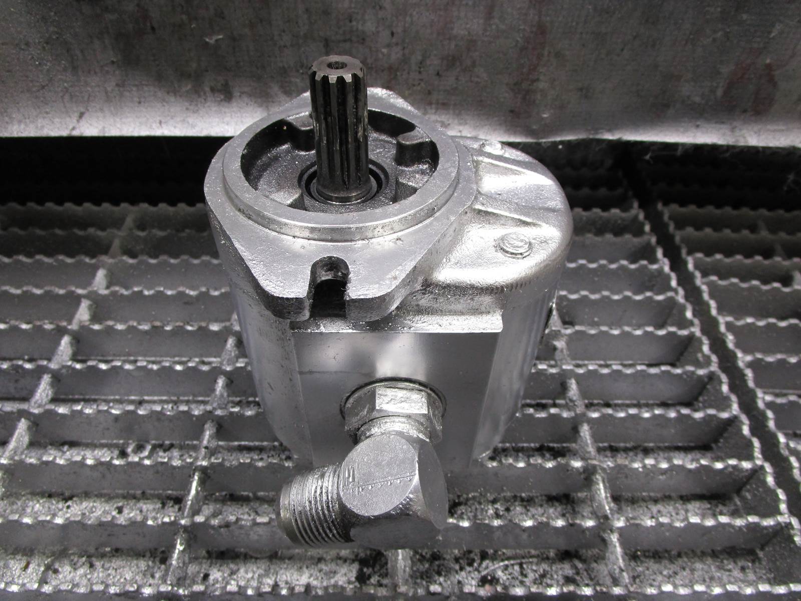 (Good Used Takeoff) Sauer Sundstrand Hydraulic Gear Pump Part A31.5L 29158 For Sale Rockwood