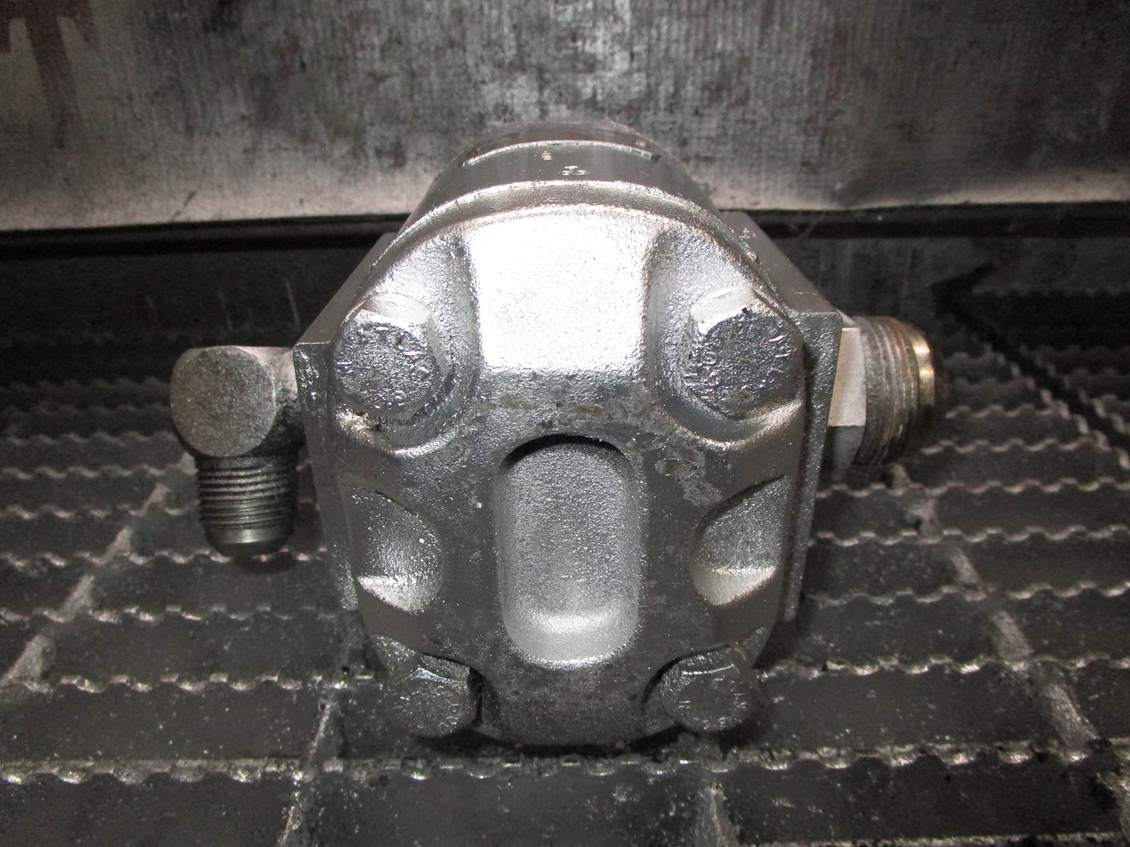 (Good Used Takeoff) Sauer Sundstrand Hydraulic Gear Pump Part A31.5L