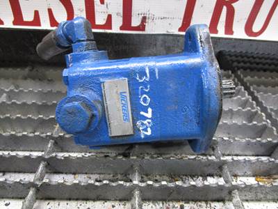 Vickers V10NF 1S5T 38D4H Hydraulic Power Steering Pump from Cummins Diesel Engine P115312