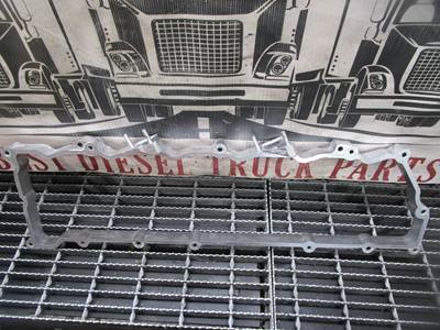 (GOOD USED) 2004-2006 Isuzu 6HK1 Diesel Engine Valve Cover Spacer OEM