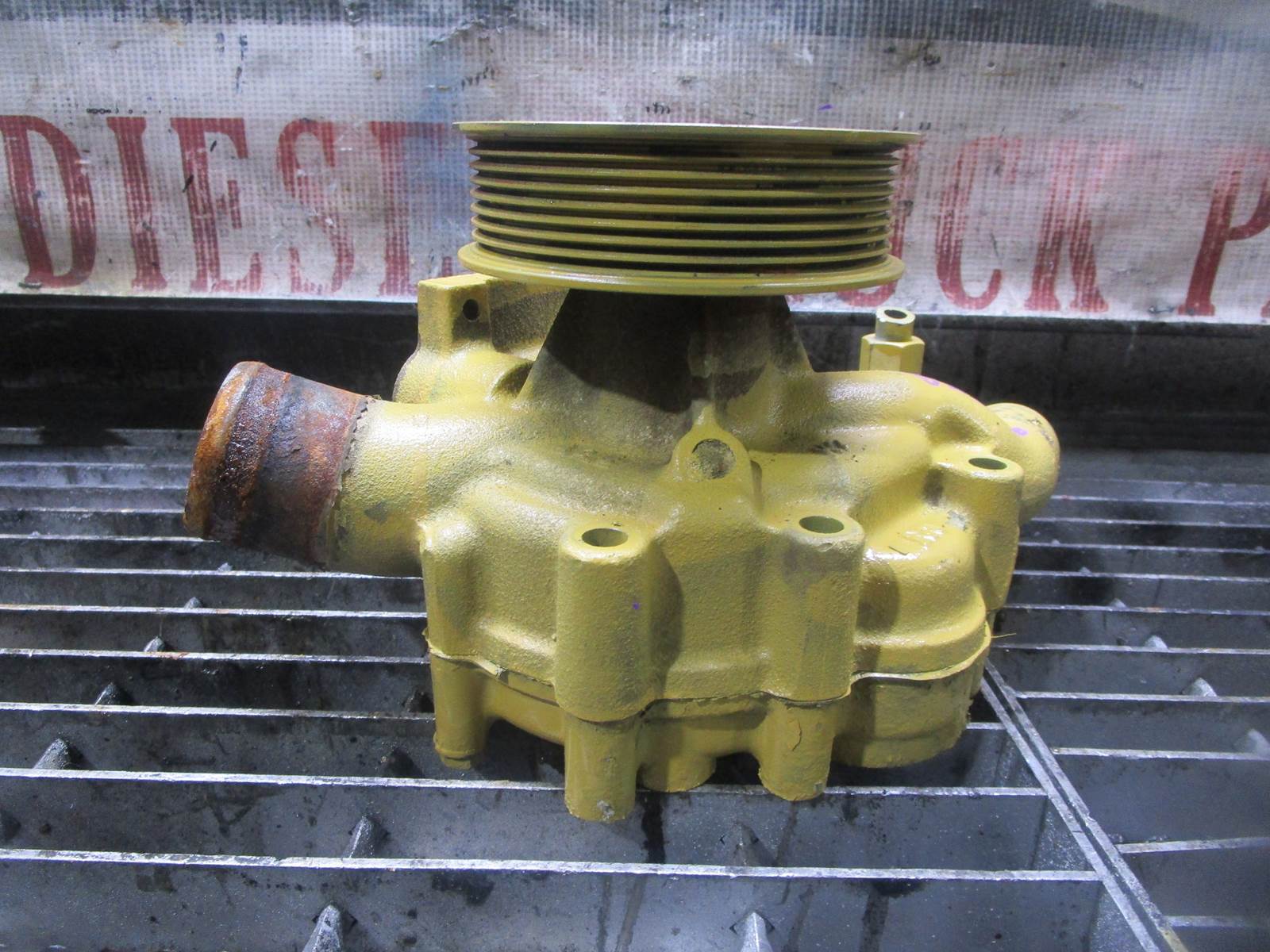 2004 2005 2006 Cat C7 Diesel Engine Water pump OEM Part 2364421 107