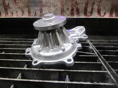 (GOOD USED) Isuzu 4HE1 Diesel Engine Water Pump