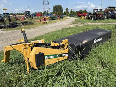 Vermeer M7040 Disc Mower