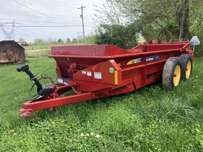 New Holland 185 Dry Manure Spreader