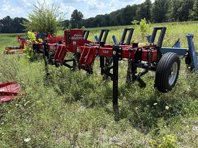 Unverferth ZONEBUILDER 132 Ripper