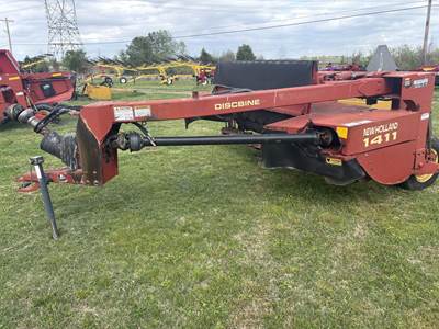 New Holland 1411 Pull-Type Mower Conditioner/Windrower