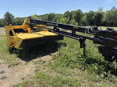 New Holland DISCBINE 310 PLUS Pull-Type Mower Conditioner/Windrower