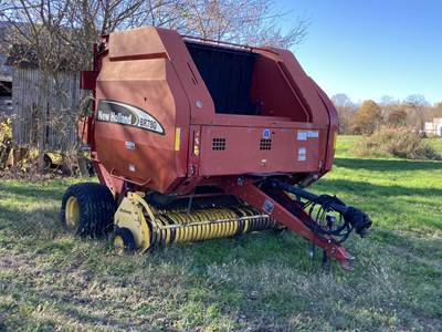 New Holland BR780 Round Baler