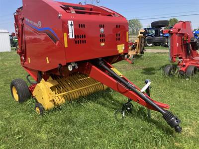New Holland ROLL-BELT 450 UTILITY PLUS Round Baler