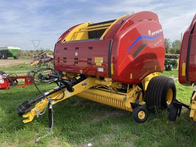 New Holland ROLL-BELT 560 Round Baler