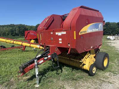 New Holland BR7060 Round Hay Baler