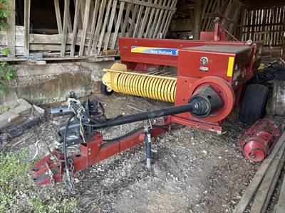New Holland BC5070 Small Square Baler