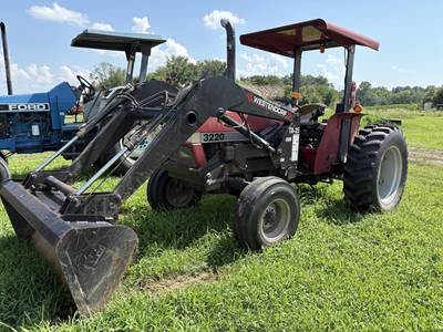 Case IH 3220 Tractor