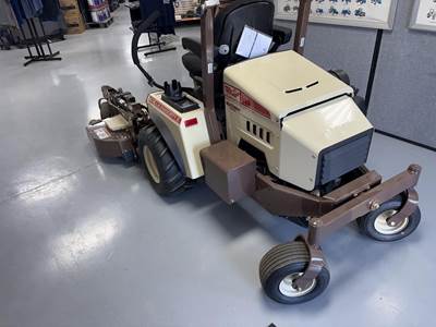 Grasshopper 725DT6 Zero Turn Mower