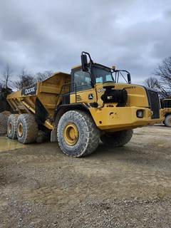 John Deere 400D II Articulated Dump Truck