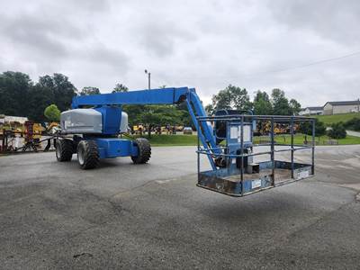 Genie Z-80/60 Articulating Boom Lift - 84ft Working Height, 500lb Capacity