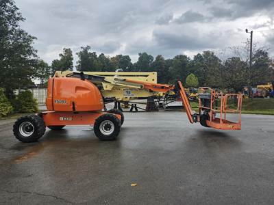 JLG 450AJ SERIES II Articulating Boom Lift - 500lb Capacity