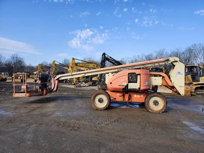 JLG 600A Articulating Boom Lift - 500lb Capacity
