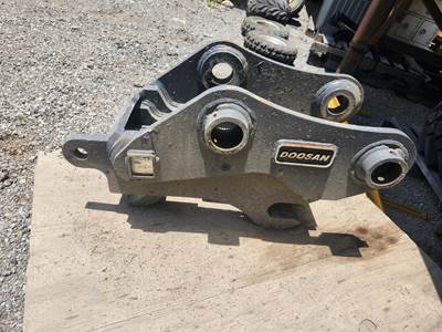 DEVELON Coupler