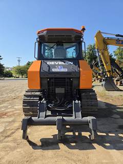 DEVELON DD100 Dozer