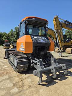 DEVELON DD100 Dozer
