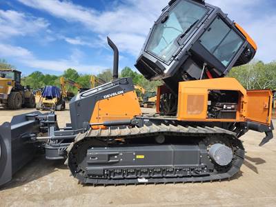 DEVELON DD100 Dozer