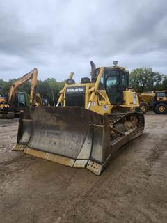 Komatsu D65EX-17 Dozer