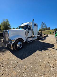 International 9900 Sleeper Semi Truck
