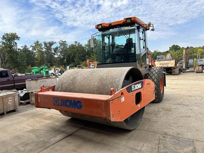 Xcmg CV122PD Smooth Drum Roller Compactor