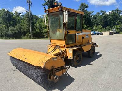 Rosco CHALLENGER III Sweeper