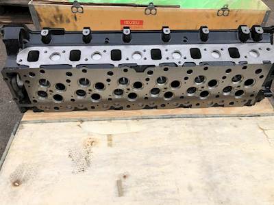 2000 Isuzu 6HK1 Cylinder Head for ISUZU FTR, FRR, FVR,GMC WT7500, GMC WT5500, GMC WT6500, GMC C7500, CHEVY T7500 TRUCKS