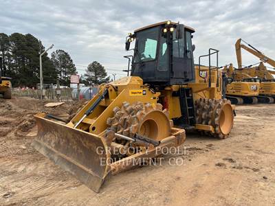 Caterpillar 81511 Smooth Drum Roller Compactor