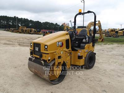 Caterpillar CC4.0-03 Smooth Drum Roller Compactor