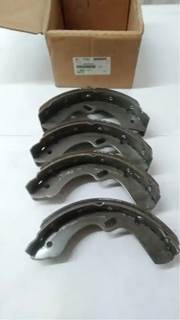 Genuine Isuzu Shoe Kit NPR 1995-2003 P/N 2-90226110-0 , GM 97720211, Core Charge