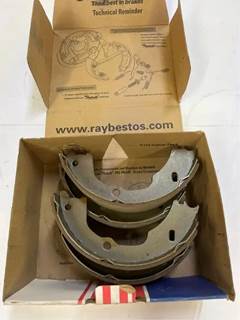 Raybestos 772PG Ford F-450/F550 Super Duty Brake Pads 99-04, Core Charge: 0.00