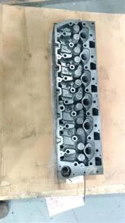 International DT466E Cylinder Head
