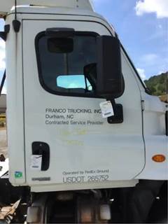 Freightliner Cascadia 125 Door
