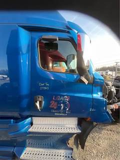 Freightliner Cascadia Door